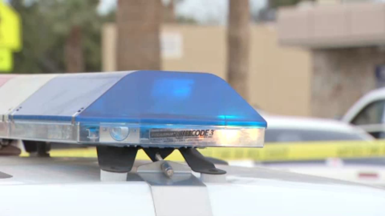 Hombre pierde la vida tras ser atrapado bajo el auto que arreglaba