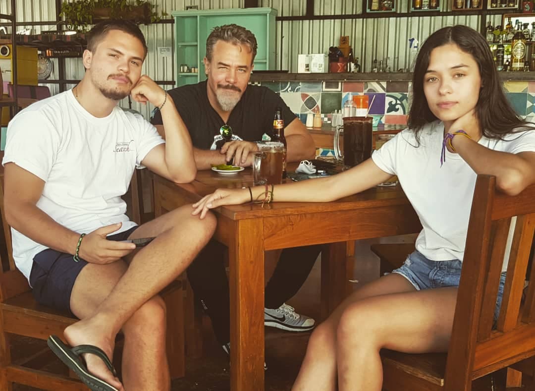 Ambos son orgullo del antagonista de 
<b>Mañana Es para Siempre</b>. Aunque no comparte su vida frecuentemente en Instagram, sí ha usado este medio para presumir lo unido que es a sus hijos.