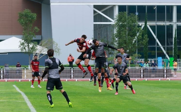 Toluca con sus nuevas adquisiciones y entrenando ‘en el infierno’ y también jugando partido de preparción contra los Bravos de Juarez.
