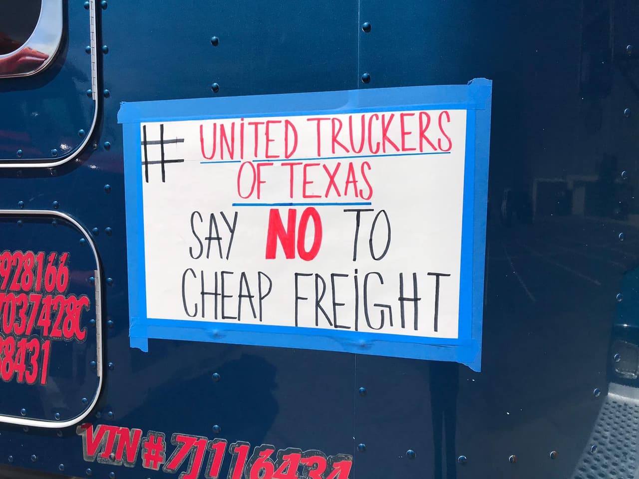 Manifestantes piden un sueldo justo