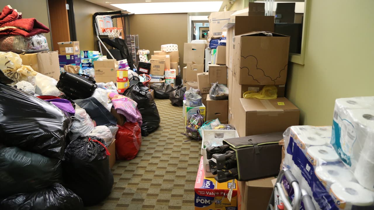 Raúl 'El Pelón', Carla Medrano y El Feo ya están en Texas y quedaron sin palabras por ver el apoyo de todos sus radioescuchas en Dallas.