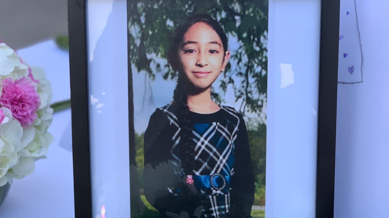 Jasmine era muy popular en la escuela por su buen carácter y simpatía.