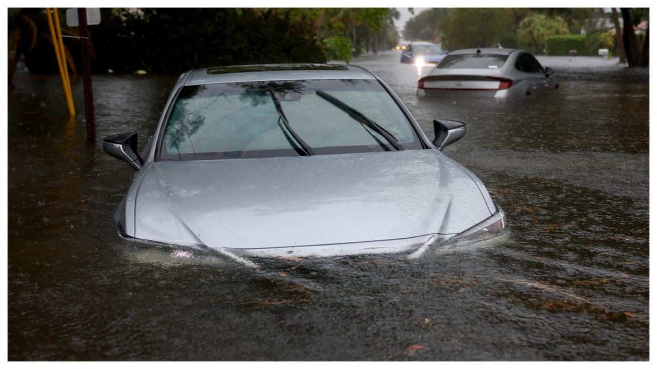 ¿Tú carro está protegido contra inundaciones? Esto debes hacer al comprar un seguro