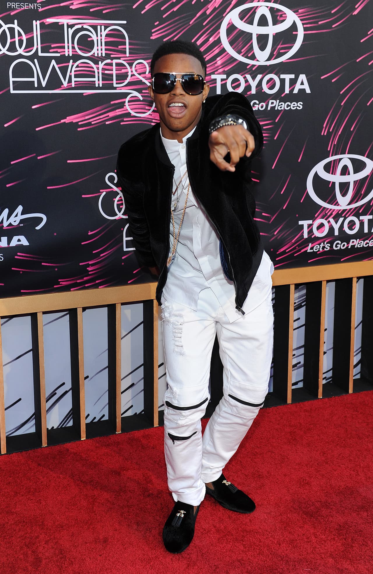 Tras ser puesto en libertad, la policía informó que el músico fue visto en Los Ángeles con un hacha en la mano, supuestamente buscando a su novia. Fue arrestado a una cuadra del área donde se le vio portando el arma.