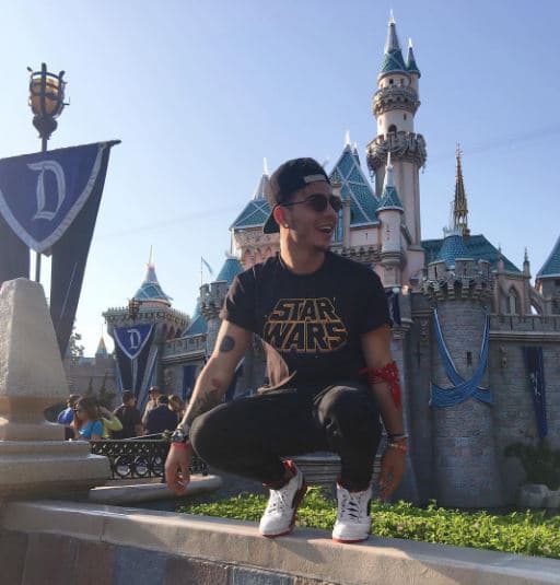 Es fan de las películas de Harry Potter.