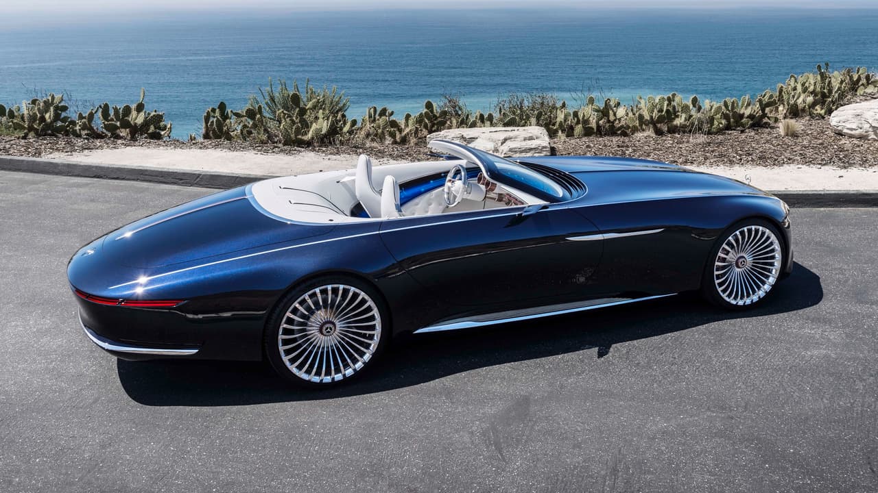 Según Mercedes-Benz las baterías del Vision Mercedes-Maybach 6 Cabriolet le otorgan una 
<b>autonomía de 200 millas</b> y podría recuperar 60 millas de carga en apenas 5 minutos.