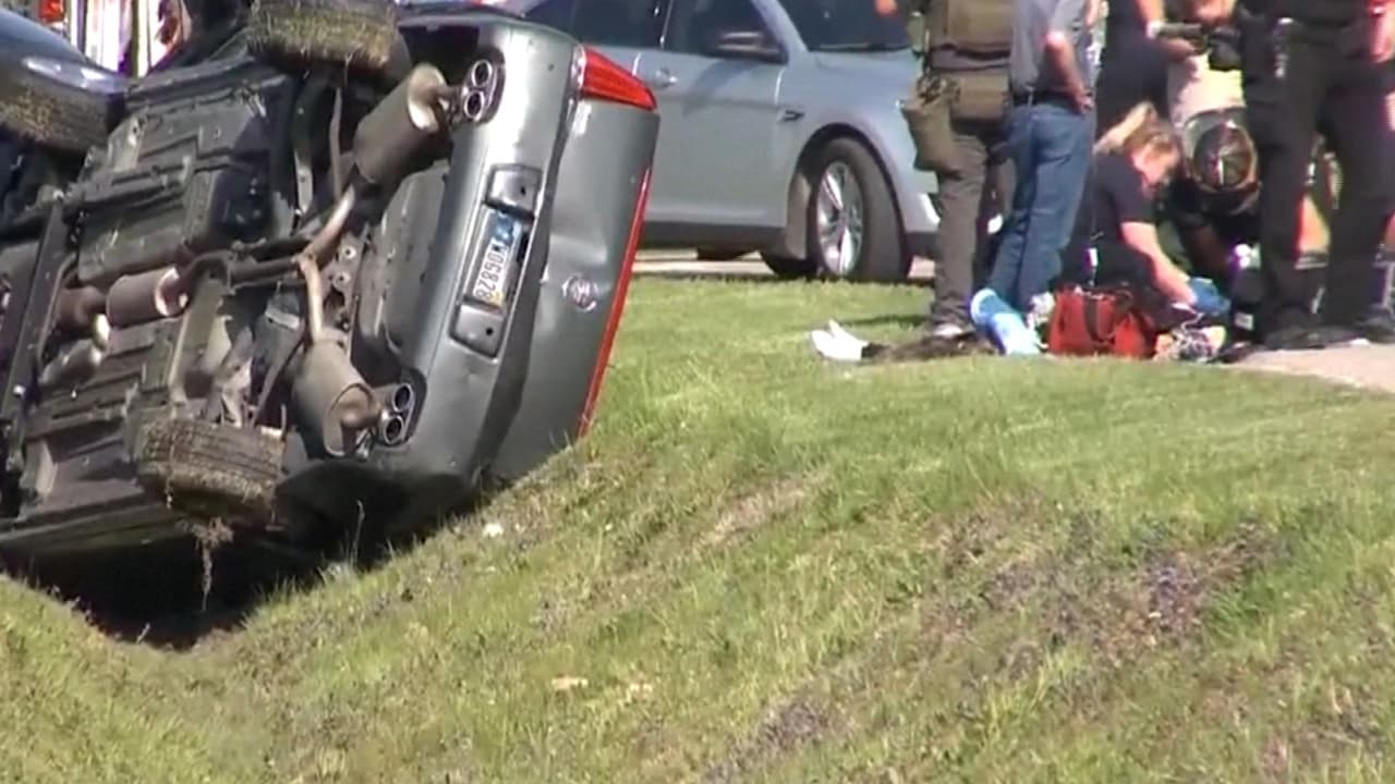 En la llamada al 911, la exfuncionaria de prisiones habla con Casey White, el reo de la cárcel de Alabama que ayudó a escapar, pero no con el operador de la línea de emergencias. 
<a href="https://www.univision.com/noticias/estados-unidos/casey-white-vicky-white-reconstruccion-de-su-escape-y-persecucion">Sigue las últimas noticias sobre la recaptura de Casey White en Univision. </a>