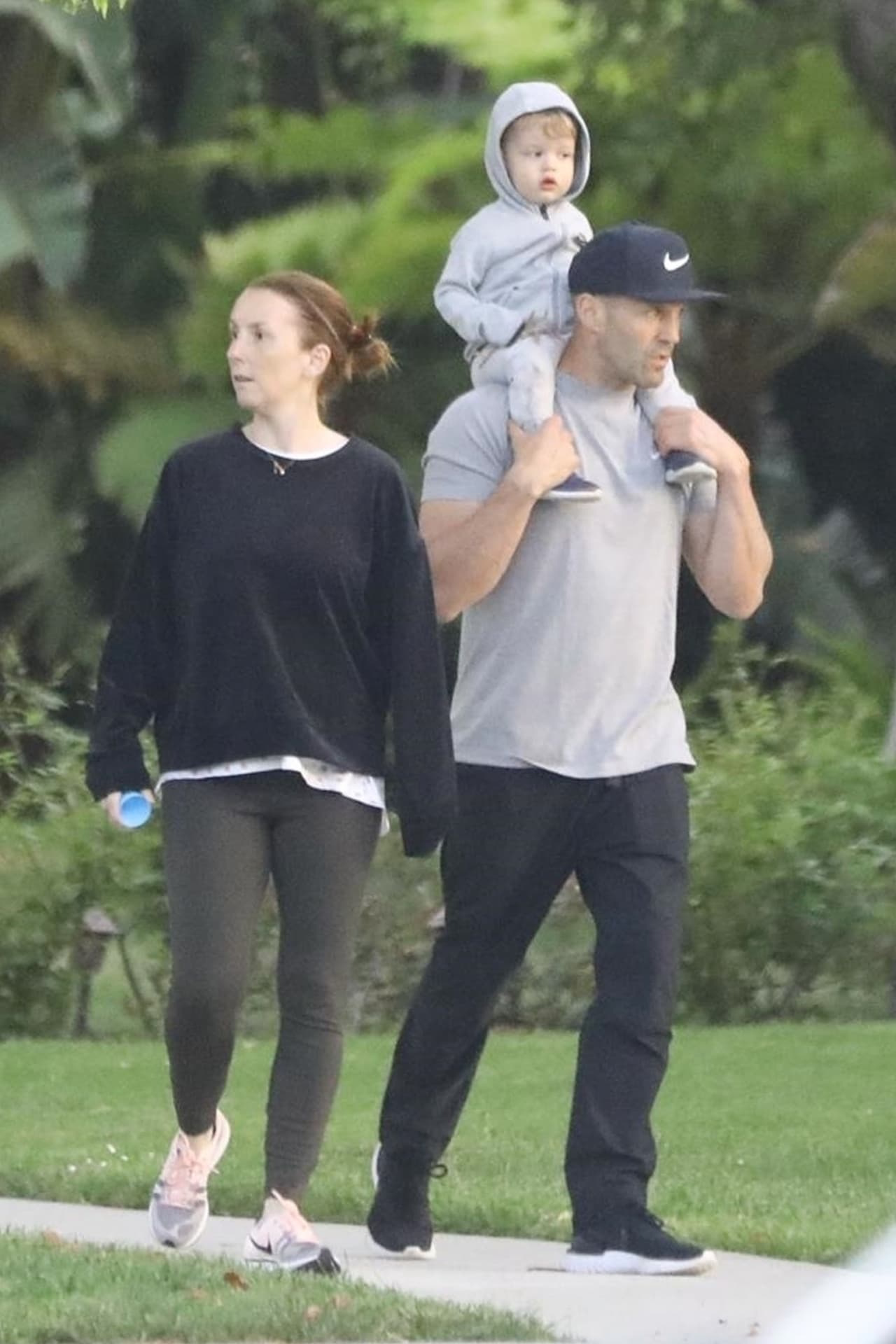 No sabemos mucho de cómo es la dinámica que mantienen como papás, pero sí ha sido captado dándole tiempo de calidad a su hijo.