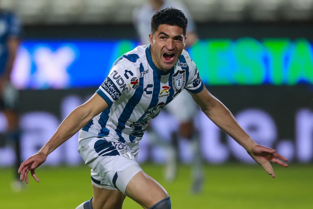 Los Tuzos se fueron con ventaja al descanso tras los tantos de Nicolás Ibáñez y Luis Chávez, pero Ángel Sepúlveda rescató el empate para los Gallos; José Angulo había adelantado a los visitantes.