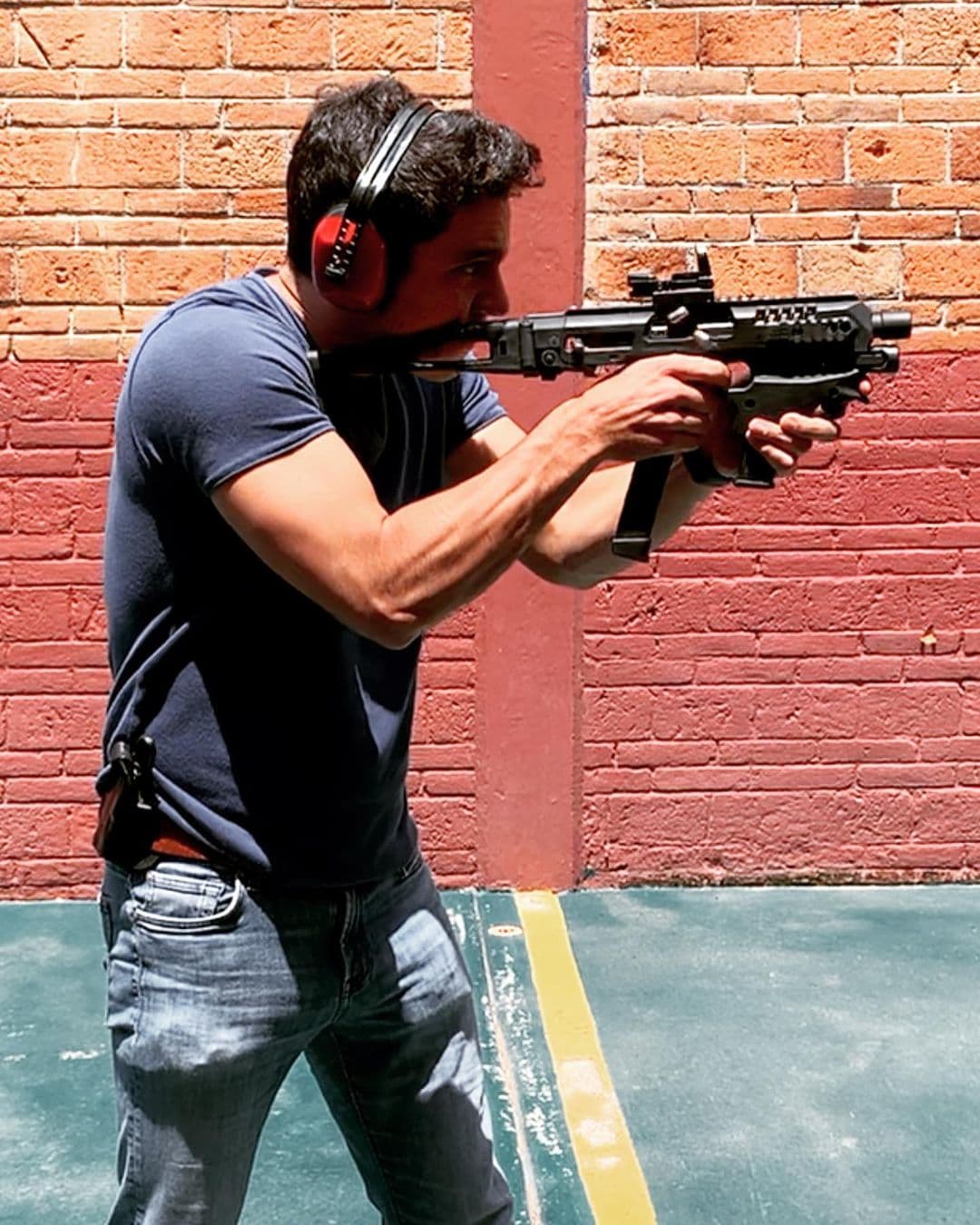 Pero hizo hincapié en que 
<b>le "gusta mucho la música, es yo creo que mi pasión"</b>.
<br>