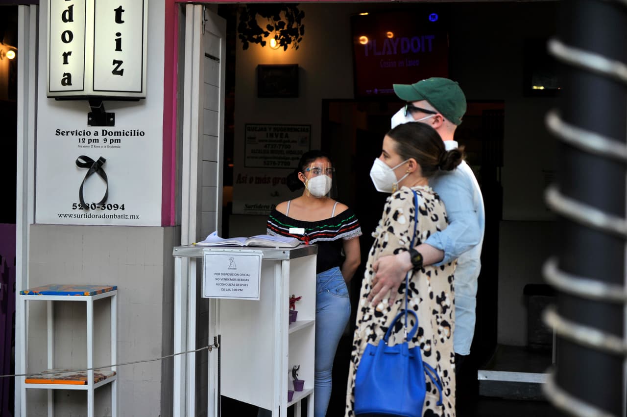 La capital del país es la segunda entidad con mayor incidencia delictiva absoluta a nivel nacional, de acuerdo con el Secretariado Ejecutivo del Sistema Nacional de Seguridad Pública (SESNSP), que contabiliza 164.165 crímenes en lo que va del año. 
<br>
<br>Aunque las autoridades locales negaron por mucho tiempo la presencia de cárteles del narcotráfico, empresarios han denunciado que padecen extorsión de estos grupos del crimen organizado, en particular en restaurantes de zonas como Polanco.
<br>