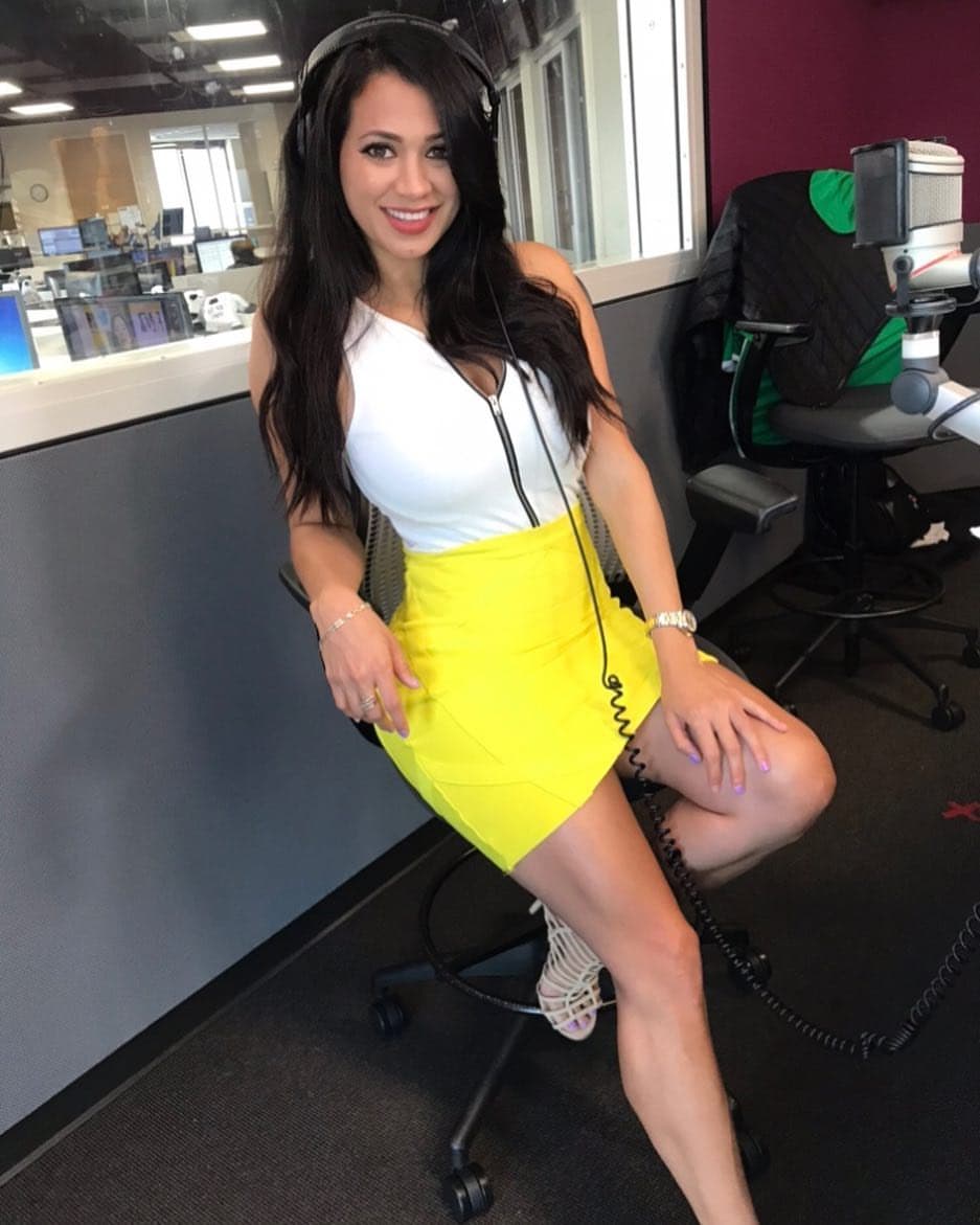 Dicen que el que de amarillo se viste, en su belleza confía.