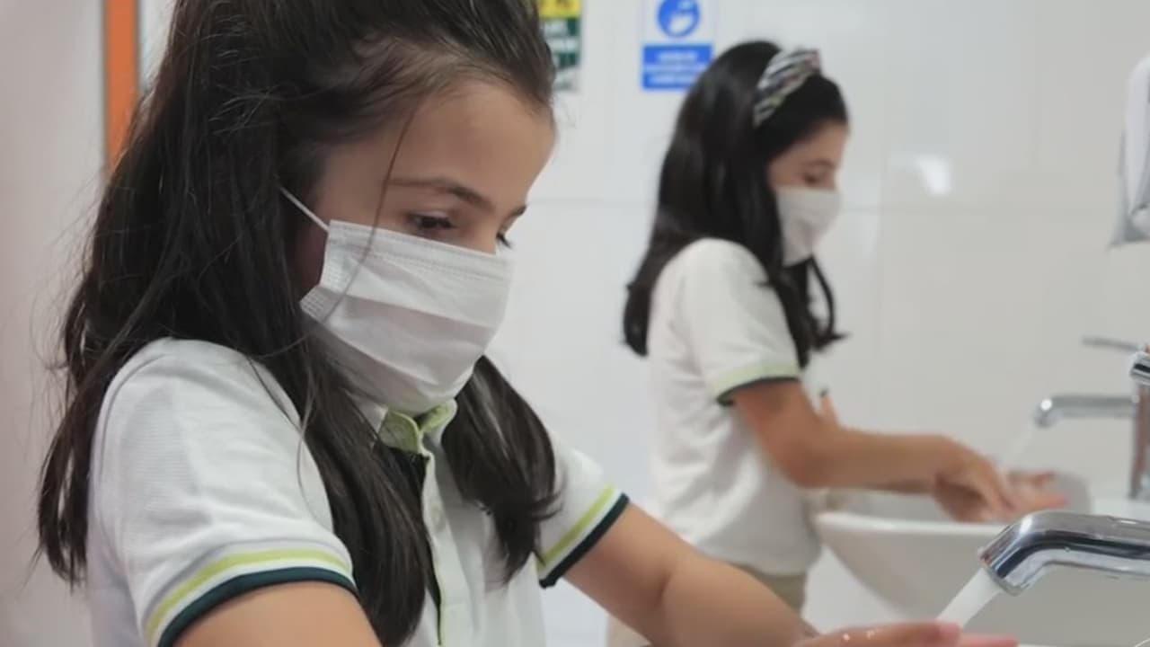 Apertura de campamentos de verano representa un dilema para los padres de familia