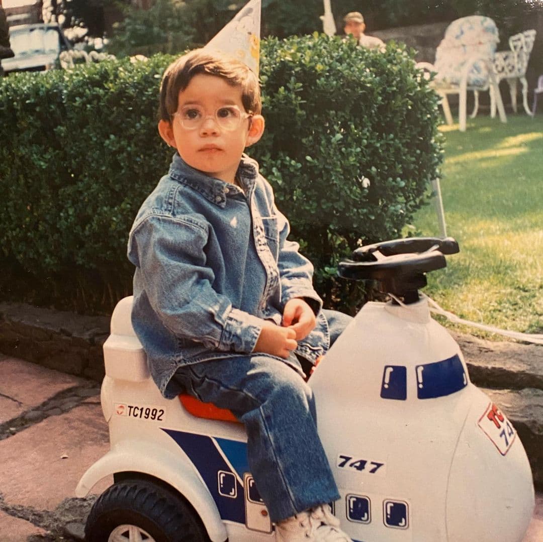 Más de 122 mil 'likes' y cientos de comentarios de sus seguidores alcanzó la serie de fotos que la orgullosa madre sacó del baúl de los recuerdos.