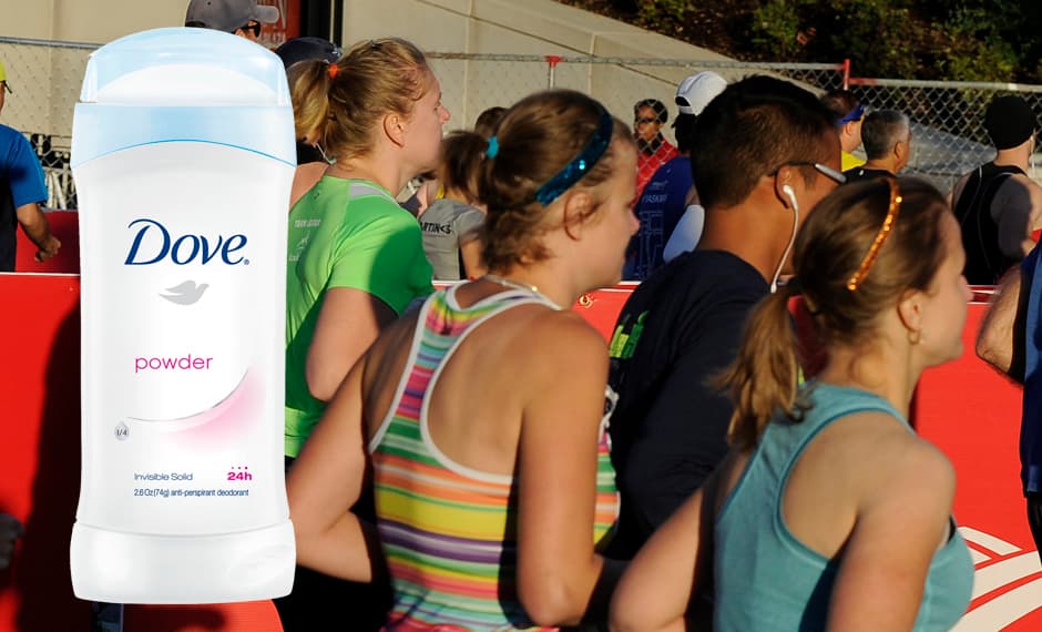 <h3> Desodorante </h3>Por nada del mundo se te puede olvidar ponerte
<a href="http://www.dove.com/us/en/deodorants/stick/invisible-solid-antiperspirant-powder.html">desodorante</a>. Sabemos que al correr tantas millas desprenderás algún tipo de olor no tan agradable, pero con el uso del desodorante correcto por lo menos tus axilas no olerán tan mal.
<br>