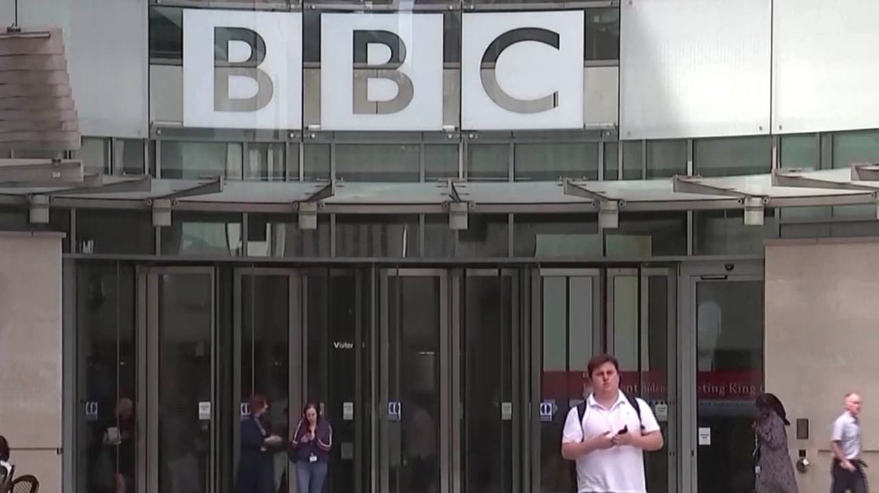 La BBC solicita desestimar la demanda de 10 mil millones de dólares interpuesta por Donald Trump