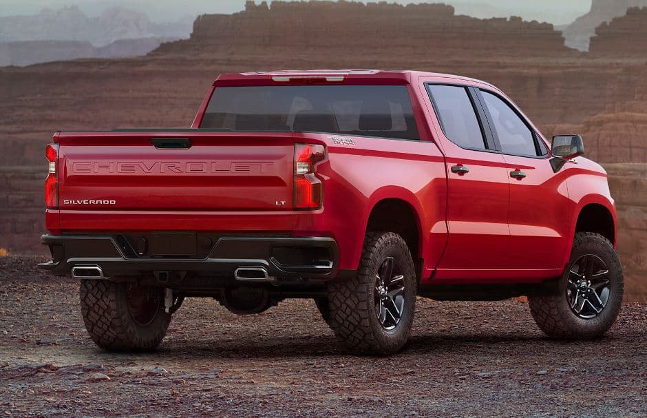 El evento se llevó a cabo en el gran circuito ovalado en Texas frente a clientes super-leales de la marca de la corbata y a selectos medios de prensa.