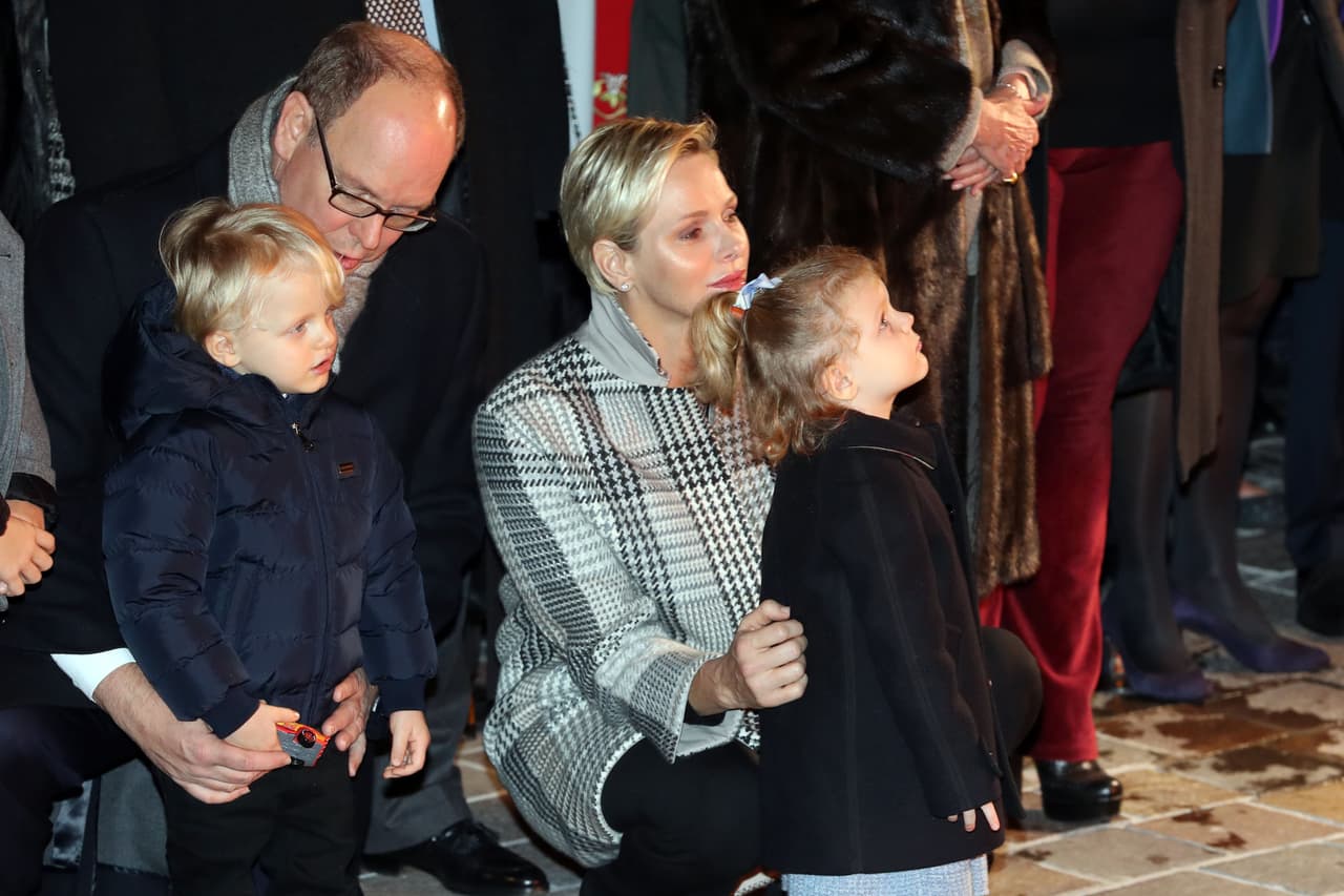 Desde la llegada de los pequeños, el Palacio Grimaldi se ha llenado de risas y diversión, los pequeños asisten a algunos de los eventos para acompañar a sus padres.