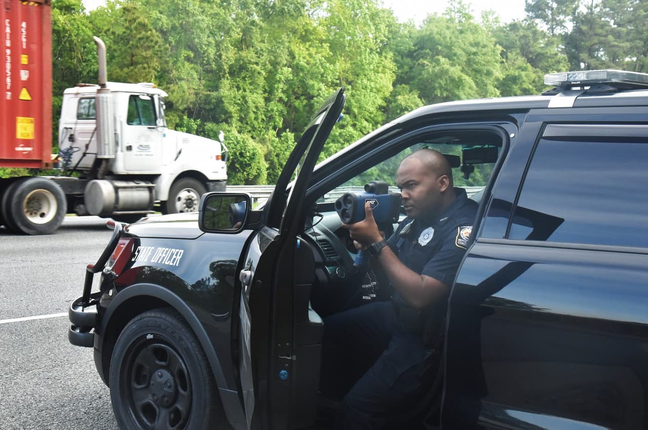 Según las autoridades, los patrulleros estarán ubicados en puntos visibles en las carreteras y atentos a violaciones de tráfico que podrían llegar a causar accidentes.