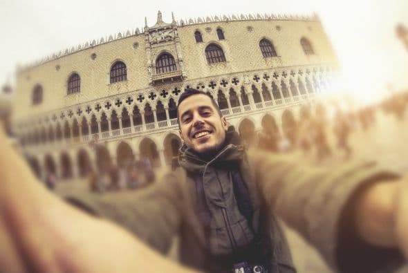 Ten cuidado con los 'settings': ¿tienes activada la ubicación GPS en tu móvil? Básicamente, podrías estar dándole un mapa detallado de tu vida a cualquier desconocido.