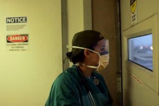 Los análisis preliminares realizados al menor de edad de origen africano ingresado en Miami dio negativo.