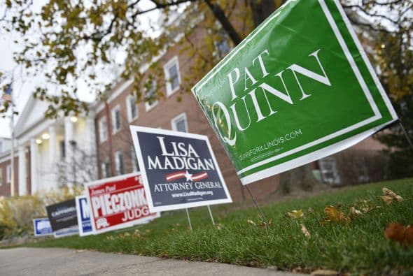 Unos votaron dentro de una barbería, en una facilidad deportiva y otros experimentaron problemas para ejercer su derecho pero la mayoría aprovechó para tomarse un ‘selfie’ y compartirlas en las redes sociales en una de las elecciones a la gobernación más cerradas de la nación.