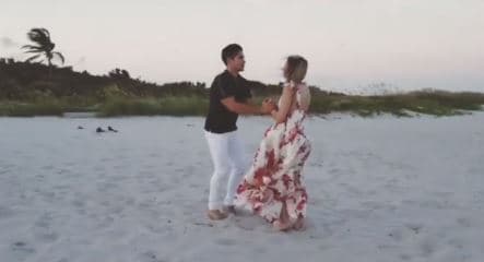 Sin embargo, otros fanáticos del exintegrante del dúo Chyno y Nacho, consideraron que el cantante contó a su perrita Mila como integrante de su familia, por lo que serían 4.