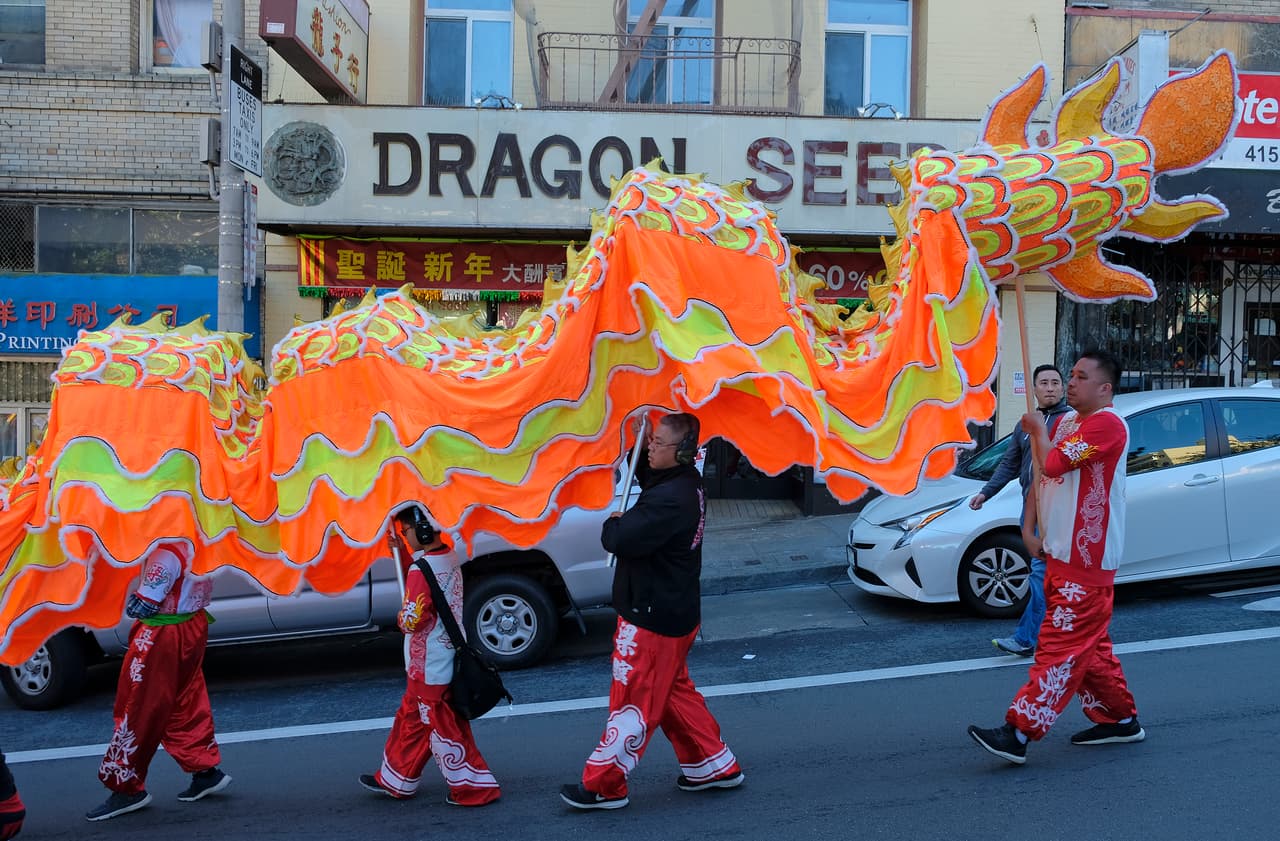 El Año Nuevo Lunar es el festival más grande e importante de China y abarca siete días de celebración. Este 25 de enero comenzó el Año Nuevo Chino 2020 y seguirá celebrándose hasta el 11 de febrero. Este día no tiene fecha fija ya que ocurre de acuerdo con el calendario lunar chino. Este año será dominado por las energías de la rata.
