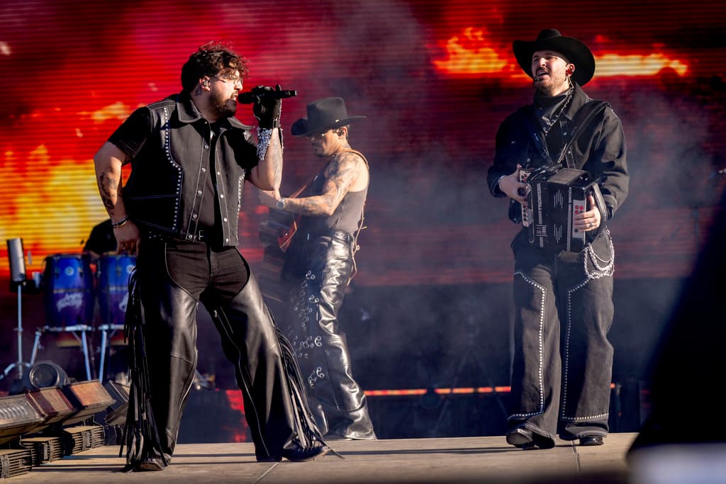 El domingo, antes del show de Don Omar, Adelaido 'Payo' Solís III, Alberto Acosta y Juan Javier Cantú, del Grupo Frontera, también tuvieron una de las actuaciones más aplaudidas de Sueño 2025.