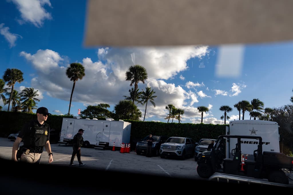 El secretario de Estado Marco Rubio, el secretario de Defensa Pete Hegseth y el secretario de la Marina John Phelan están programados para unirse a Trump para lo que la Casa Blanca llamó un "anuncio importante".