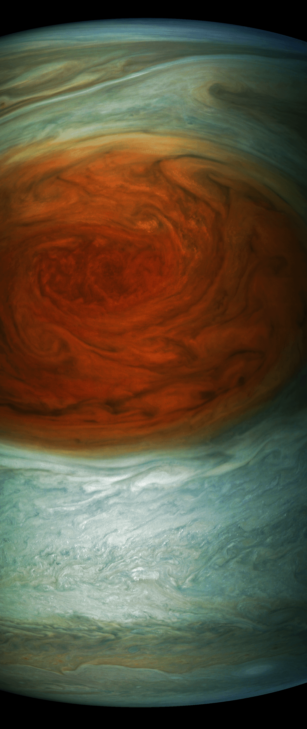 Se trata de la séptima aproximación que la nave Juno hace al planeta más grande y más antigo del Sistema Solar. En esta imagen, Gerald Eichstädt ajustó la iluminación y la realzó con especial énfasis a la mancha para atraer los ojos de los espectadores a la tormenta icónica y a la turbulencia que la rodea. La nave espacial estaba a a unas 6,130 millas (9,866 kilómetros) de las nubes del planeta.