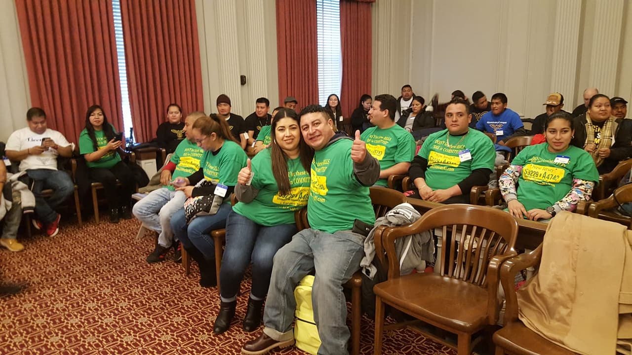  Legisladores de Nueva Jersey consideran proyecto de ley para permitir que las personas sin documentos obtengan licencias de conducir
