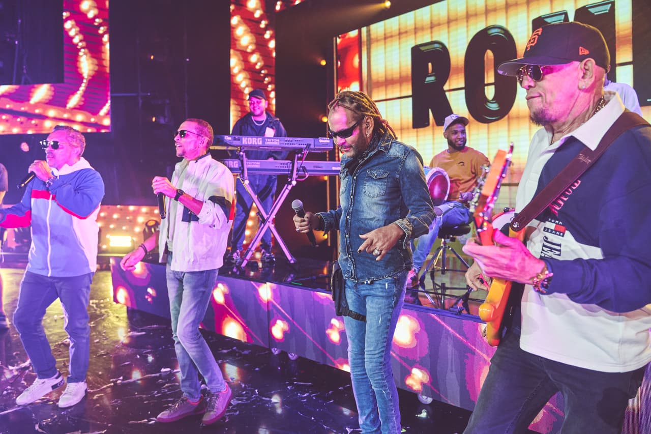 Los Hermanos Rosario se vieron felices en los ensayos que llenaron de merengue el lugar.