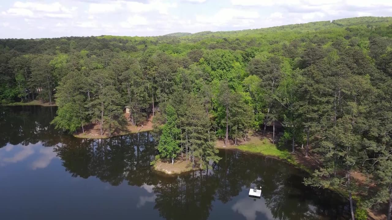 El parque es considerado como un 
<a href="https://www.univision.com/local/atlanta-wuvg/fd-roosevelt-state-park-de-georgia-aventura-primavera-2023-fotos"><b>“refugio para excursionistas y mochileros”, ya que cuenta con más de 40 millas de senderos.</b></a>