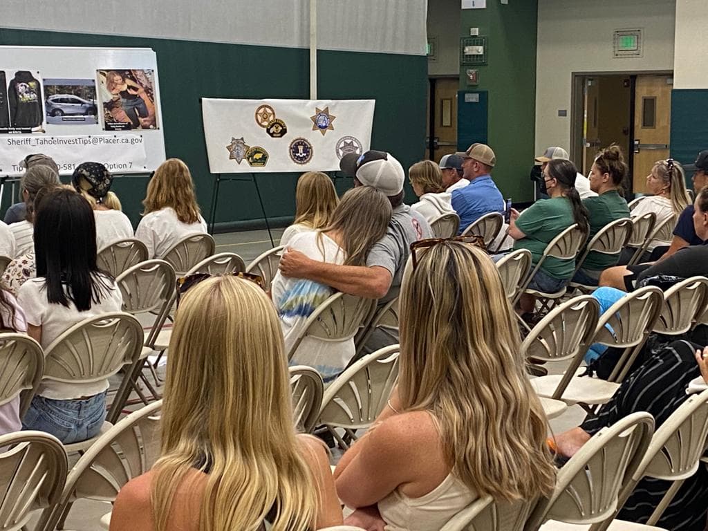 También se ofreció una recompensa de $50,000 a cambio de información que lleve a encontrar a la adolescente.