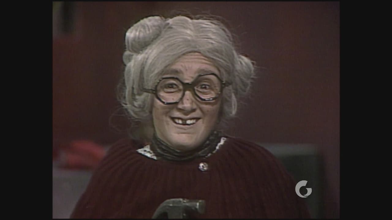 Nunca sabemos cuándo es que aparecerá doña Nieves en la vecindad de 'El Chavo'