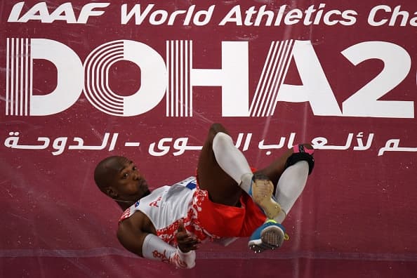 En su mejor salto, Luis Joel Castro Rivera tuvo una marca de 2 metros 26 centímetros.