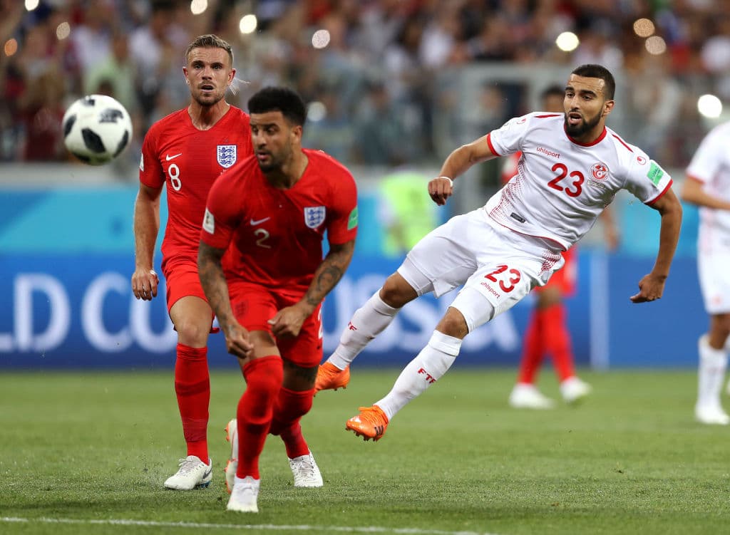 Pasó media hora de juego en el segundo tiempo y los tunecinos se empecinaron en defender el punto mientras los ingleses hacían el esfuerzo de abrir el cerco defensivo.