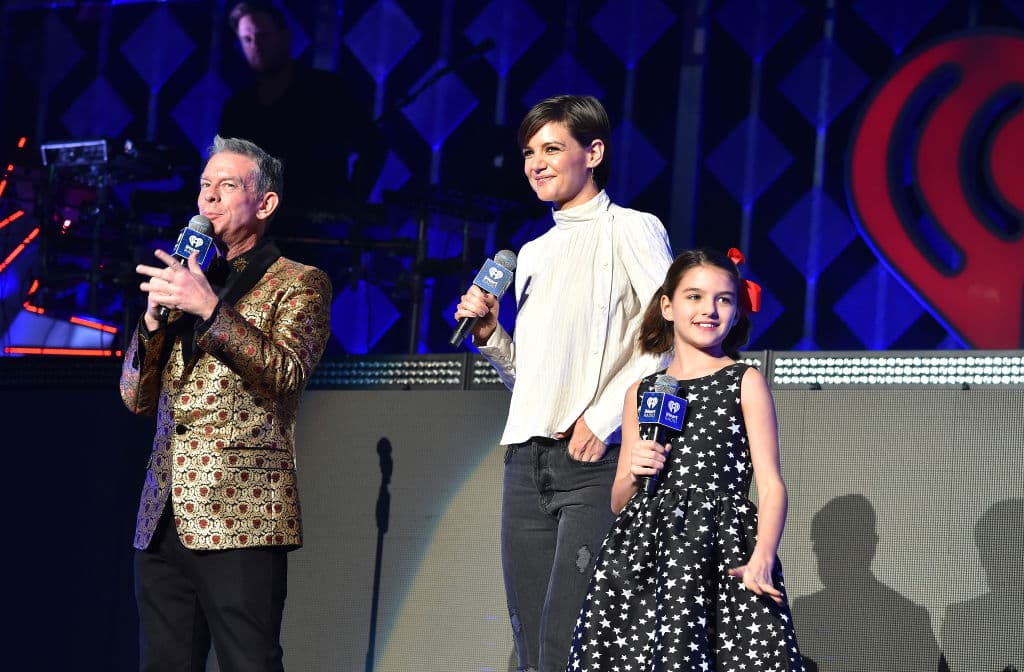 <b>Suri Cruise – Katie Holmes y Tom Cruise</b>
<br>Ahora con 12 años, la pequeña adolescente intenta llevar una vida normal al lado de su mama en Nueva York. Al parecer Katie recapacitó y quiere que su hija le de prioridad a su educación.