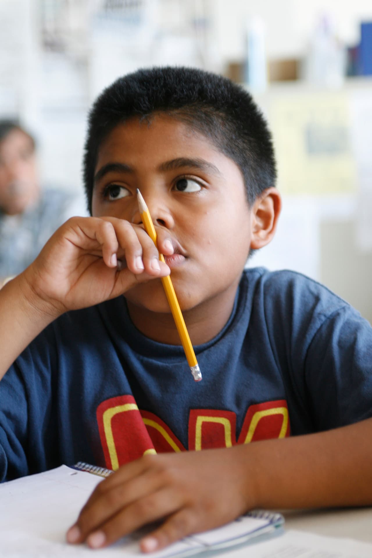 <b>5.- </b>Exigir que un estudiante obtenga un número de Seguro Social como requisito de admisión a la escuela.