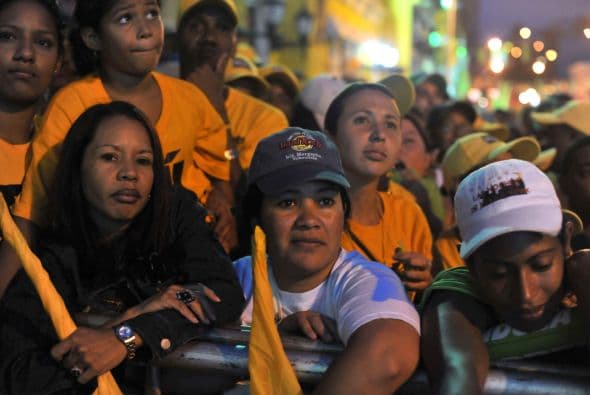 Unos 17.5 millones de electores están inscritos para participar en los comicios legislativos en los que se elegirán 165 miembros a la Asamblea Nacional, que actualmente es controlada por una mayoría oficialista.