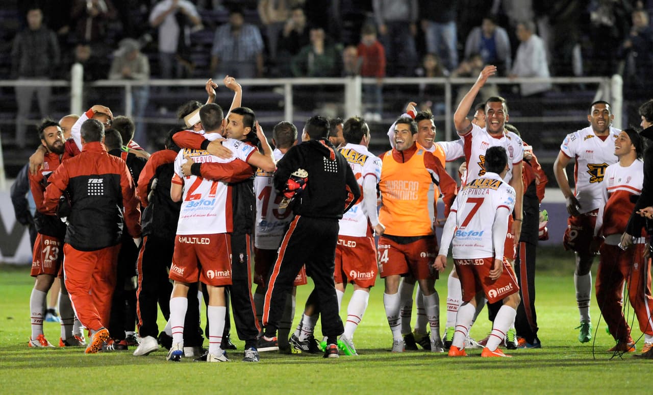 Defensor Sporting 0-0 Huracán:  Huracán se mete a semifinales de la Sudamericana