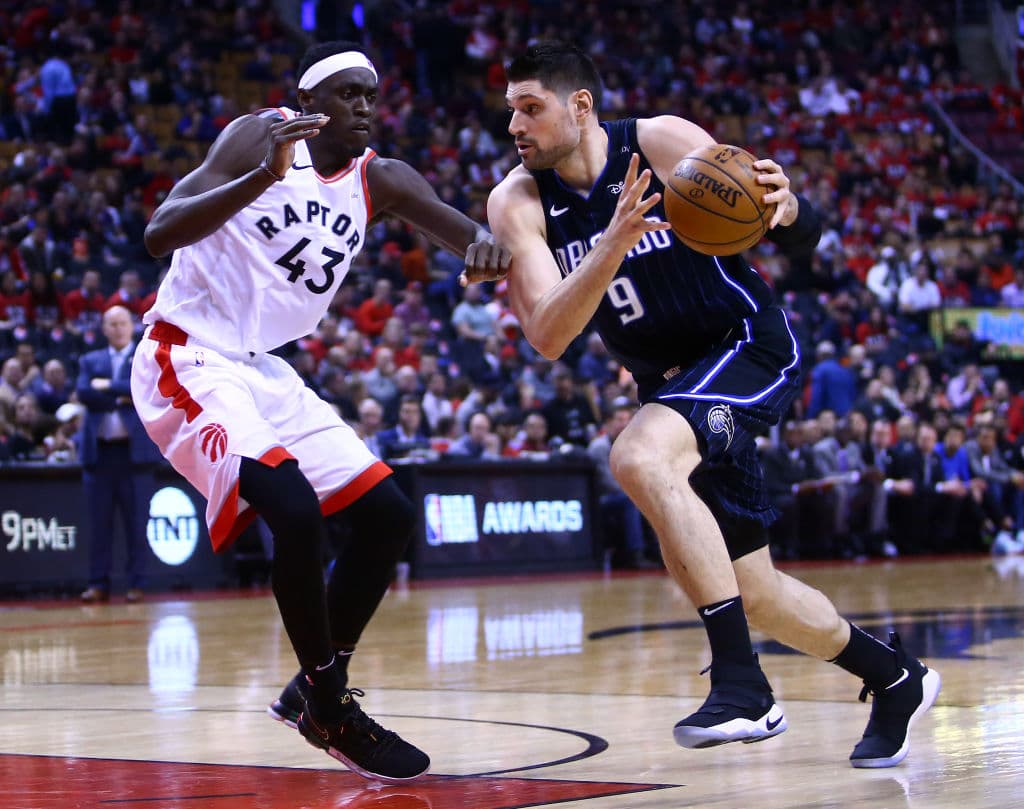 <b>Nikola Vucevic</b> se ve recompensado con una muy buena oferta para seguir formando parte de la organización del 
<b>Orlando Magic </b>al firmar un pacto por cuatro temporadas y 100 millones de dólares.