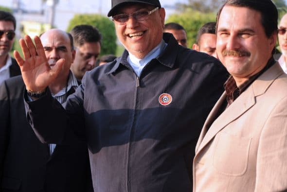 El presidente Fernando Lugo retornó a Asunción luego de cinco días de internación en un hospital del Brasil.