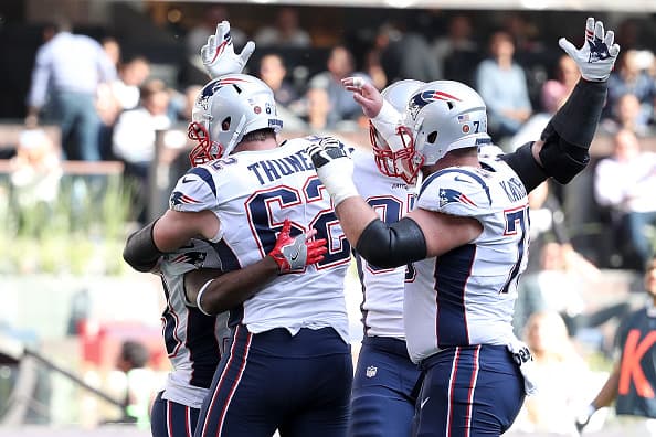 Los Patriots siguen imparables y hoy consiguieron su sexto triunfo consecutivo y octavo de la temporada al superar a los Raiders 33 - 8 en la Ciudad de México