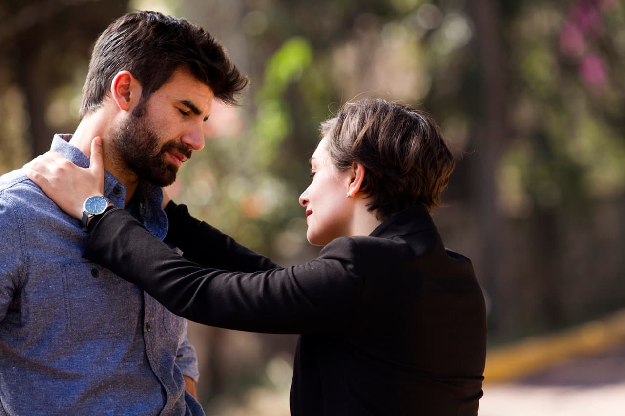 En 
<b><a href="http://www.univision.com/series/la-piloto">'La Piloto'</a></b>, tras 
<b><a href="http://www.univision.com/series/la-piloto/la-hermana-de-monica-murio-por-culpa-de-simpson-quien-fue-asesinado-por-dave-video">la muerte de su hermana</a></b>, Mónica decidió renunciar a su trabajo como policía.