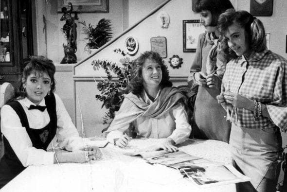 Seguramente quienes extrañan a 
<a href="http://www.univision.com/temas/thalia"><b>Thalía</b></a> también quisieran ver de nuevo a la otra protagonista de 
<a href="http://www.univision.com/programas/novelas/que-fue-de-los-actores-de-la-telenovela-quinceanera-fotos"><b>'Quinceañera'</b></a>.