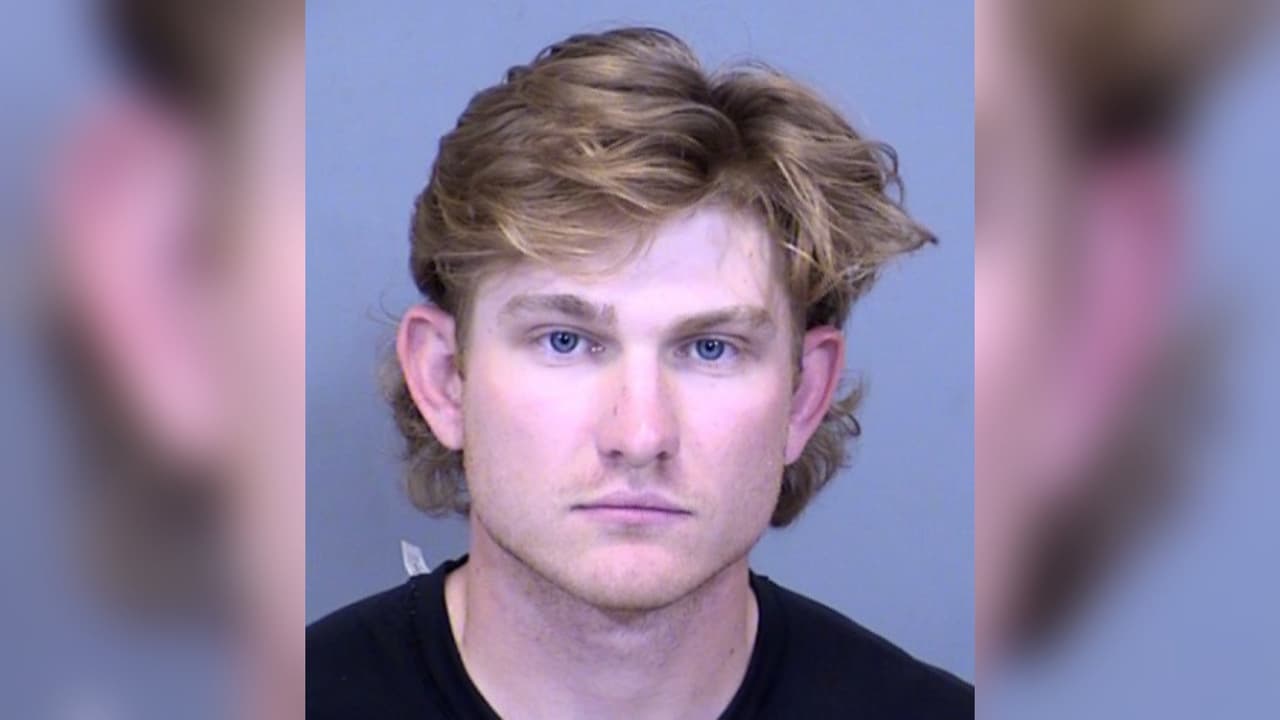 Arrestan al beisbolista universitario Roger Henry Alexander por presuntamente matar a un jabalí con un bate de béisbol