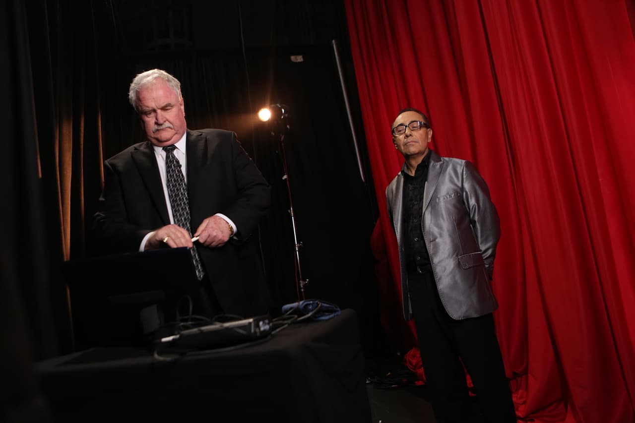 En la sexta gala de la tercera temporada, Fernando Arau vivió un momento muy incómodo al tener que someterse a una prueba de polígrafo para corroborar su versión de que no había bailado una semana antes por una lesión en la rodilla.