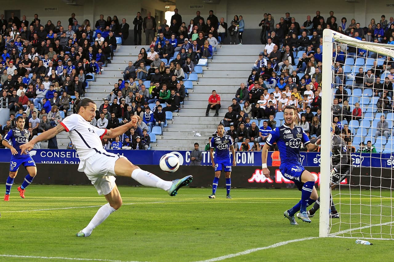 Zlatan Ibrahimovic le da el triunfo al París en su visita al Bastia